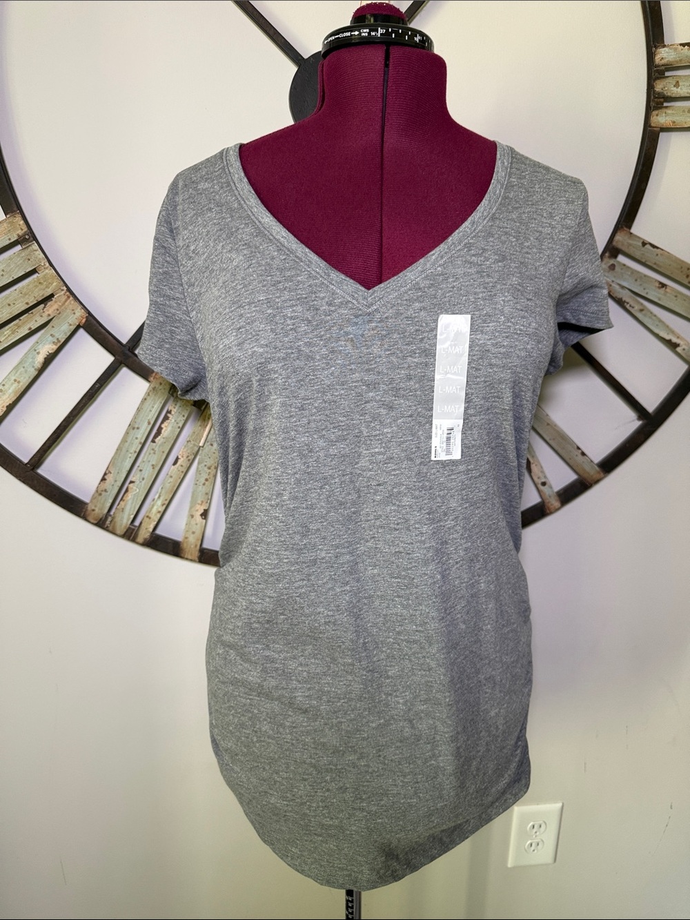 a: glow Maternity Gray V-Neck Tee NWTS